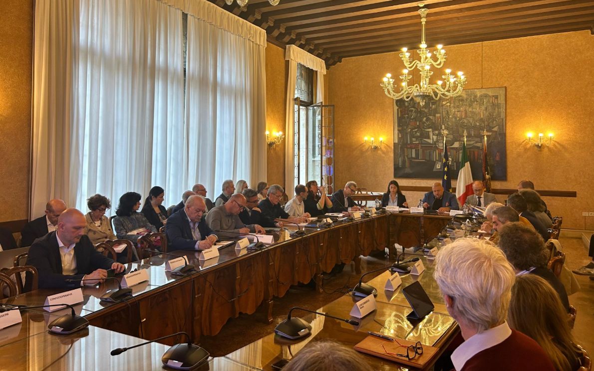 Regione, tavolo Moda e Automotive