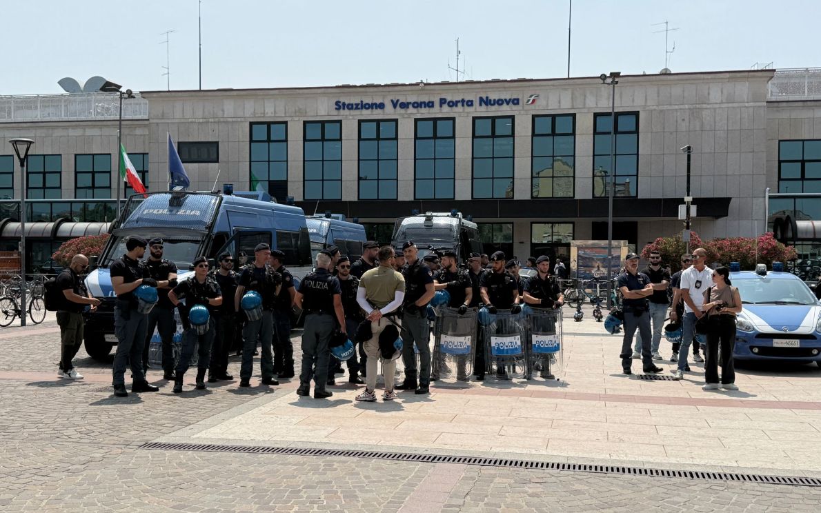 Polizia in attesa dei Maranza