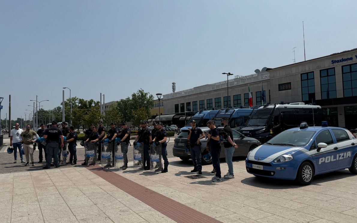 Polizia in stazione
