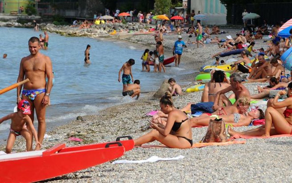 Turisti sul lago di Garda