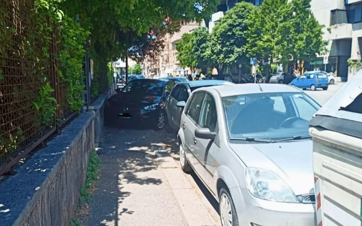 Macchine tamponate in via Mameli