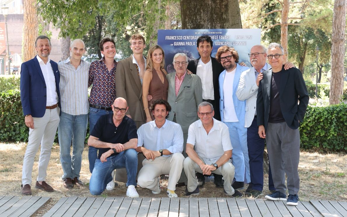 Il cast di Albatross
