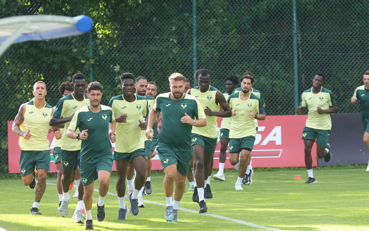 Zanetti guida la seduta della squadra