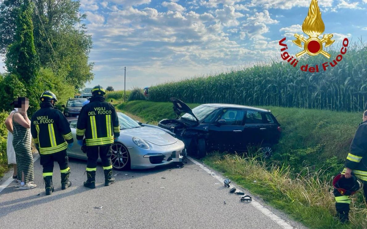 frontale tra due auto