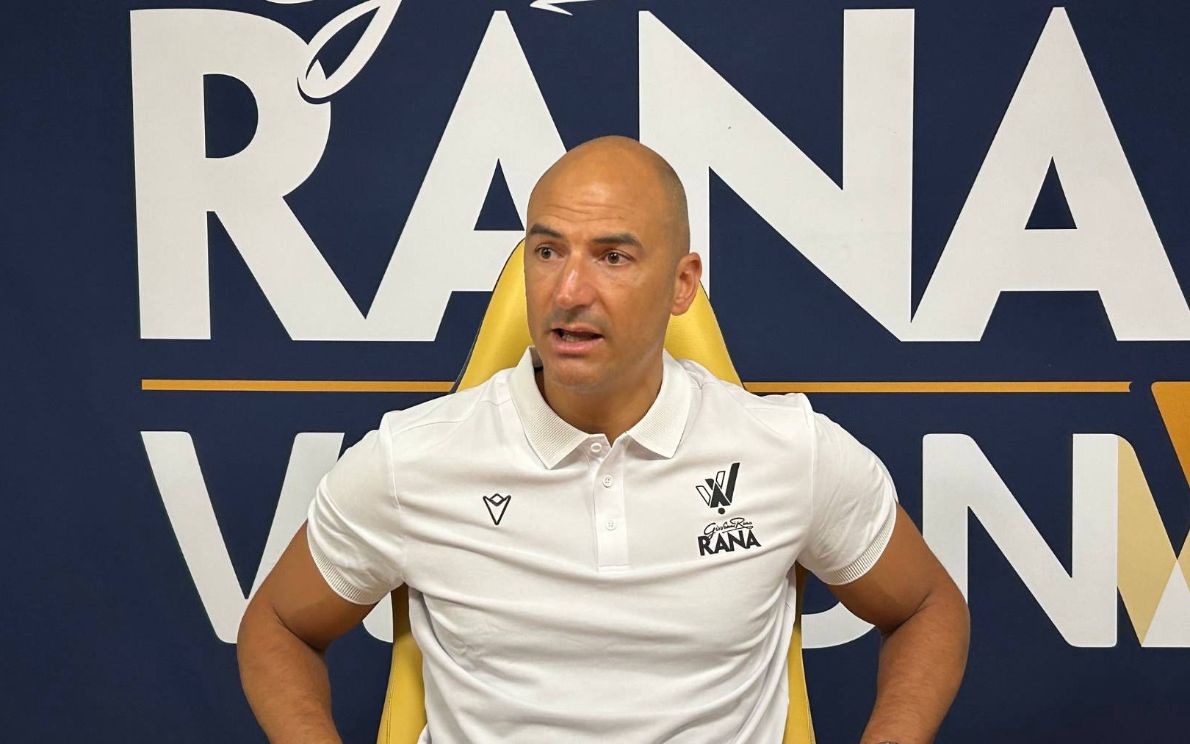 Coach Soli