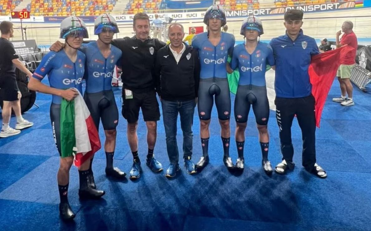 Il quartetto azzurro festeggia (foto FCI)