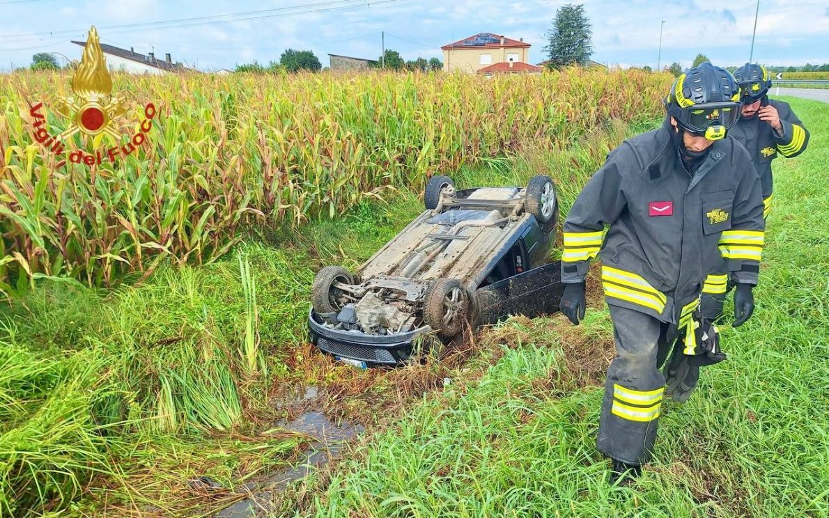 Auto ribaltata