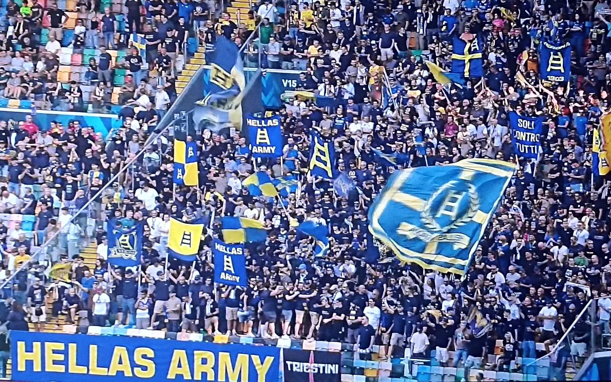 tifosi gialloblù a Udine