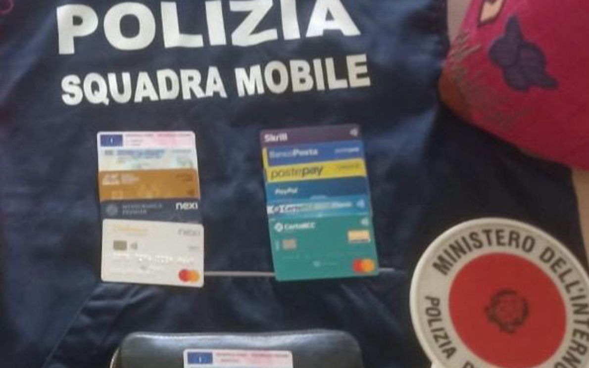 Carte di credito sequestrate