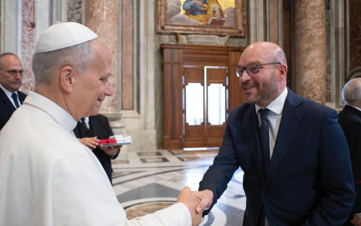 Fontana con Papa Leone