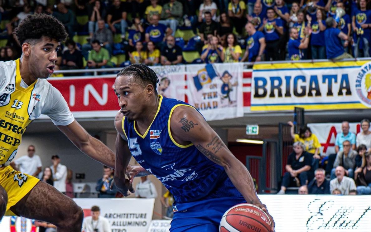 Tyrus McGee, 5 punti con 2/15 al tiro