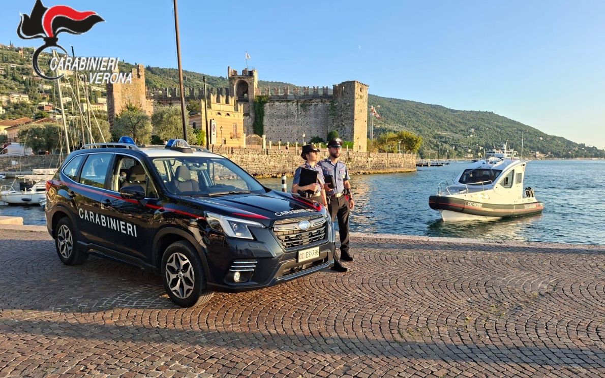 Carabinieri sul lago