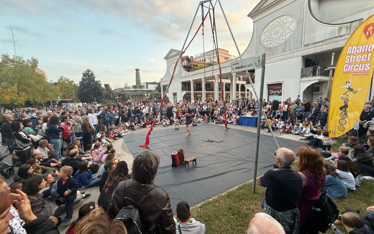 Abano street circus