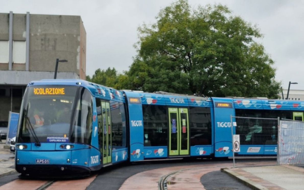 Tram in Piazzale Stazione