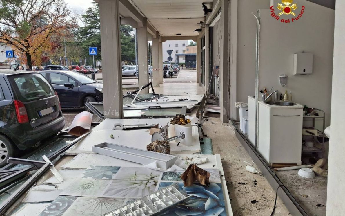 Esplosione negozio a Vicenza