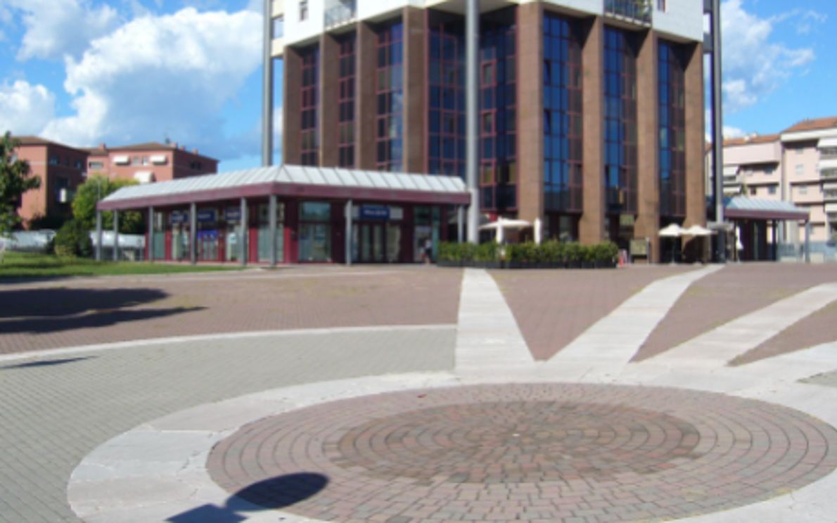 Piazza Zinelli