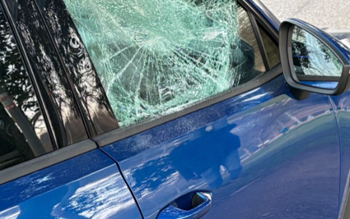 Furto dentro l’auto (foto Grigolini)