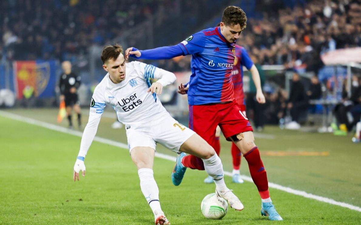 Lirola con la maglia del Marsiglia