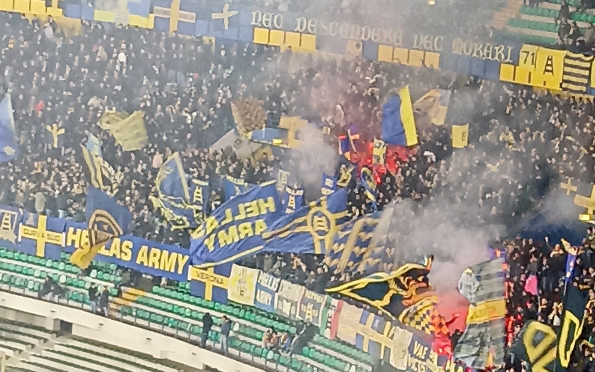 foto, Andrea Faedda, Bentegodi Curva Sud, notturna