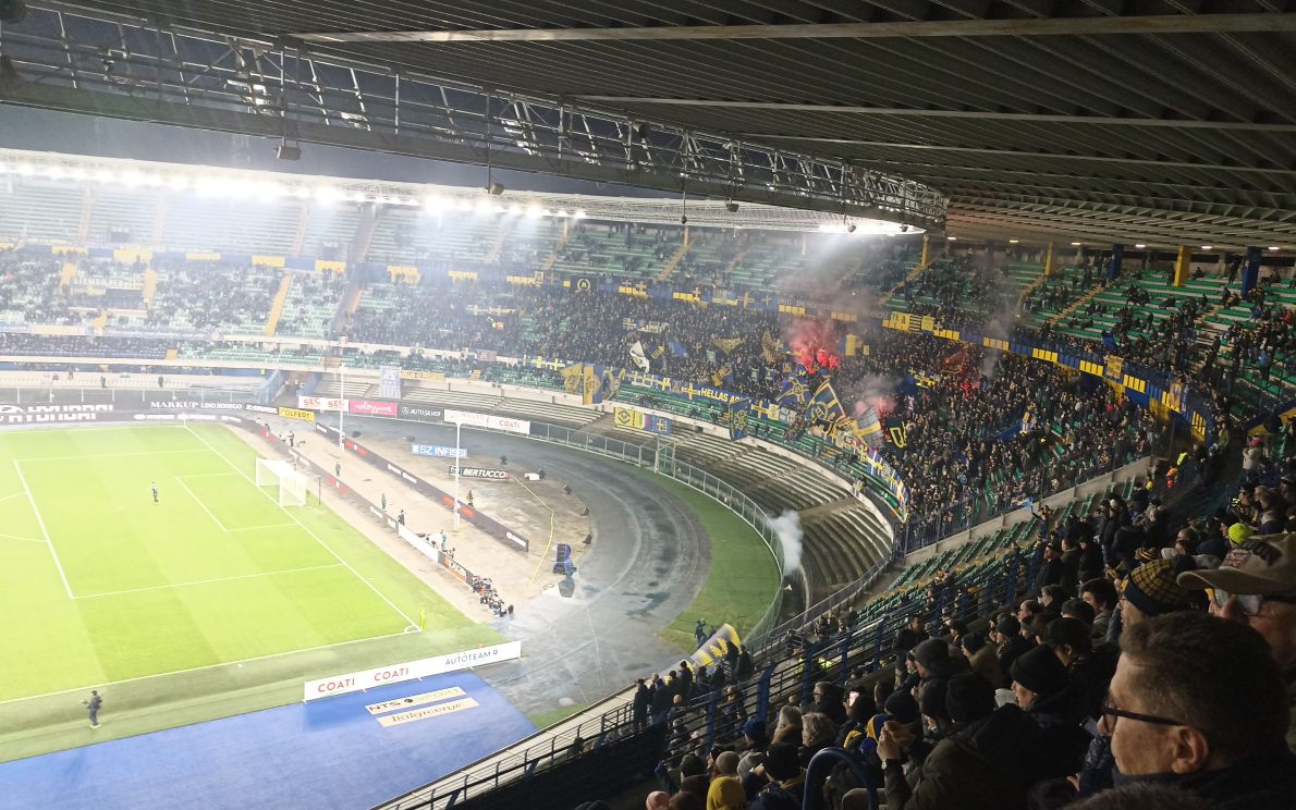 foto, Andrea Faedda, Bentegodi Curva Sud, notturna