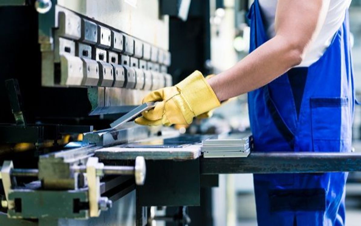 Manifatturiero (foto Kzenon – stock.adobe.com)