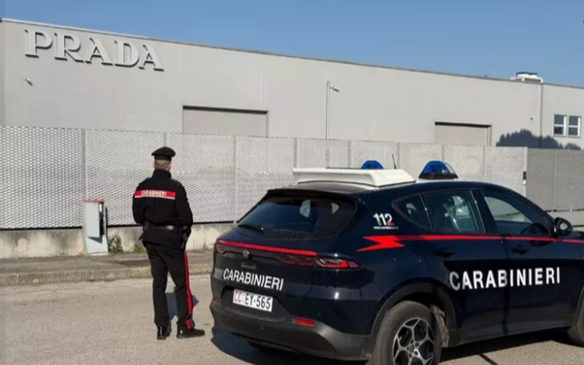 Carabinieri, furto da Prada (foto: ansa.it)