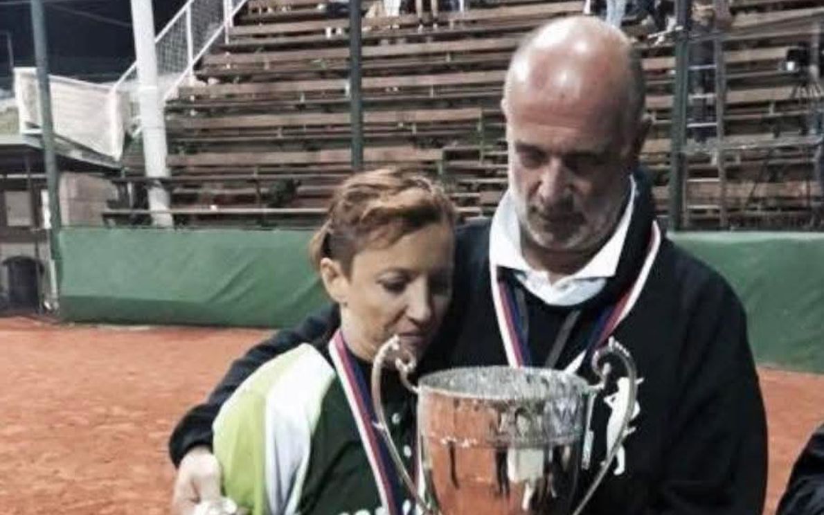 Angelo Scardino festeggia una Coppa dei Campioni