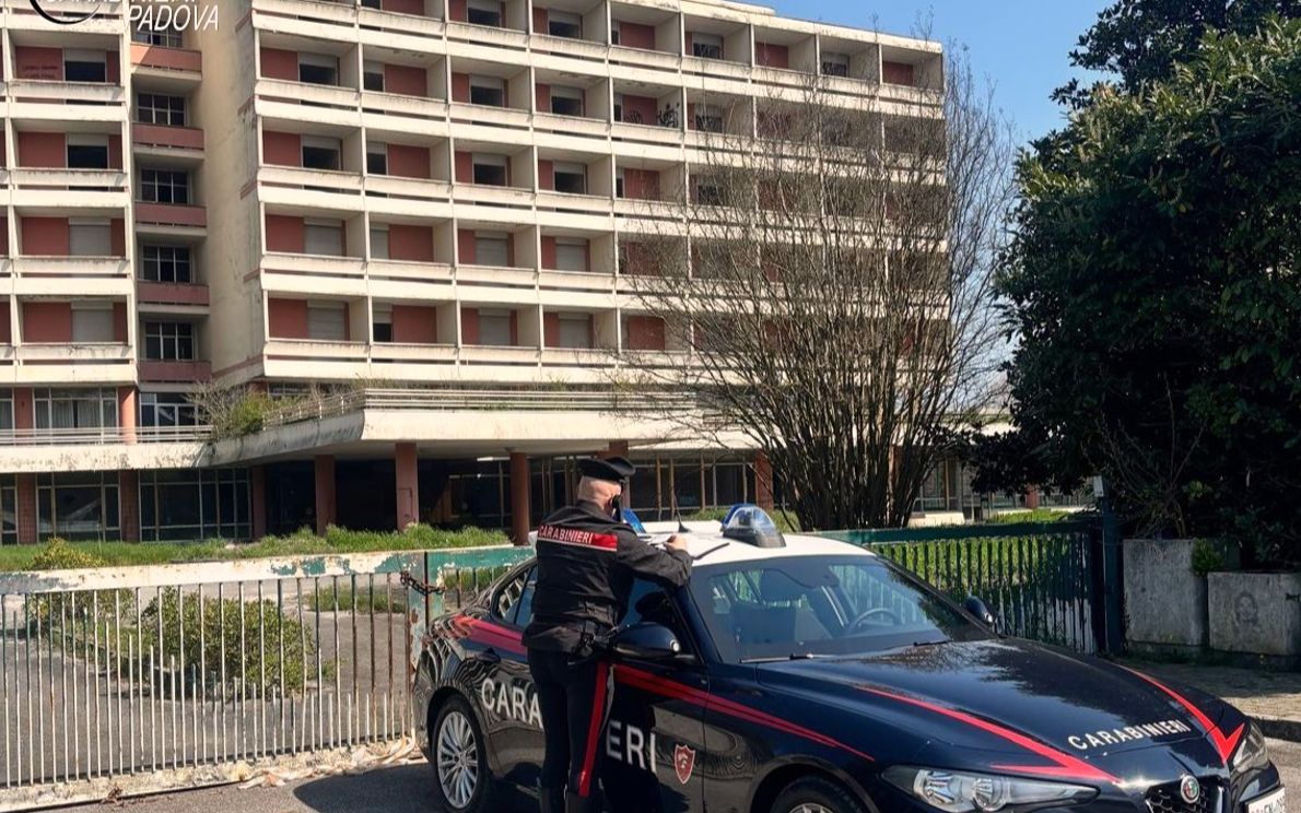 Carabinieri, sgombero ex Hotel Caesar