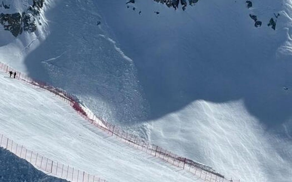 Pista da sci e valanga (foto ANSA)