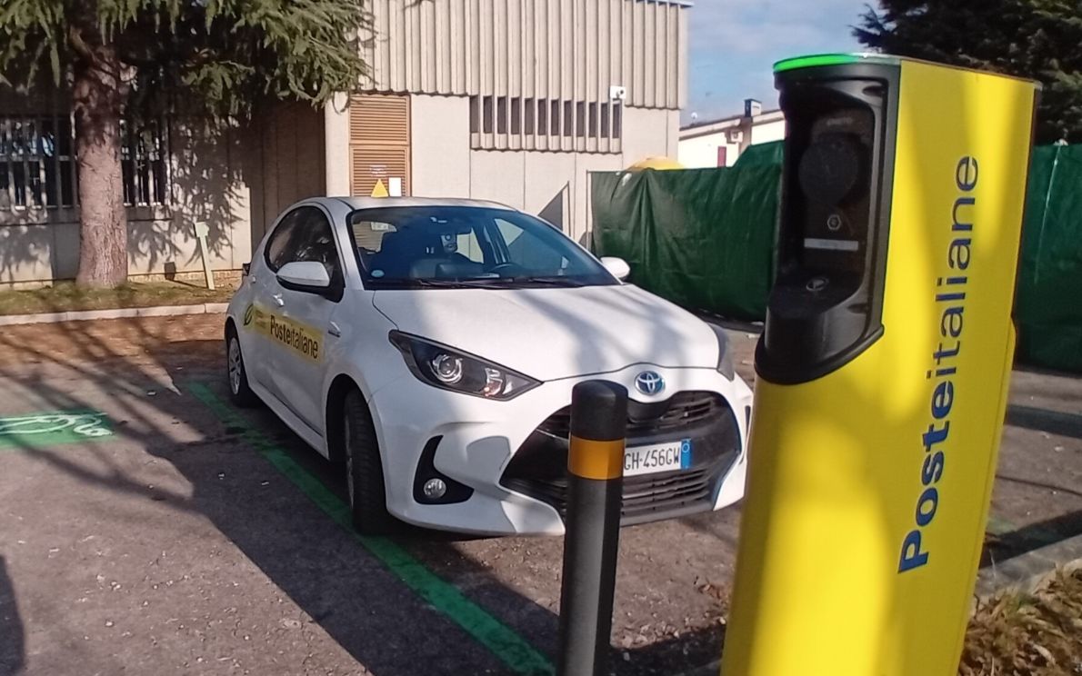 Poste, colonnina di ricarica
