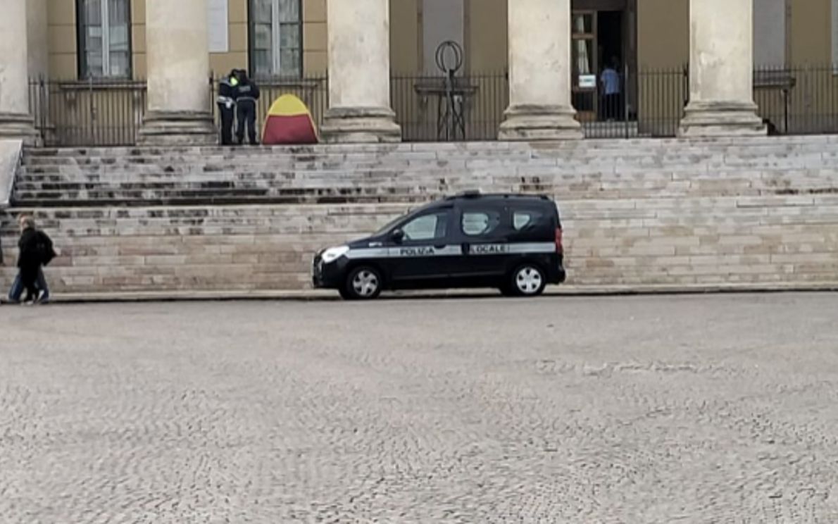 Tenda a palazzo Barbieri