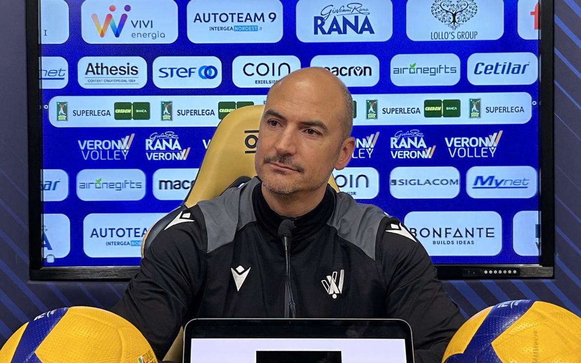 Coach Soli