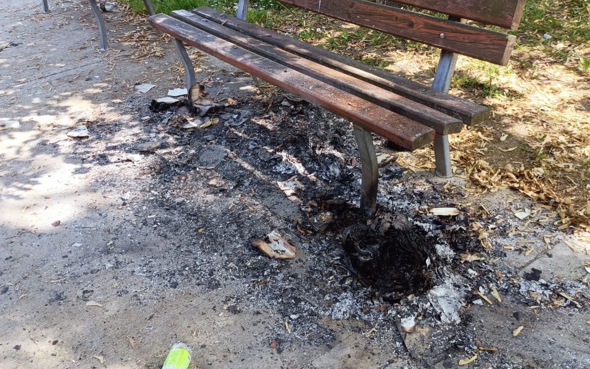 Vandali al parco di Pionca