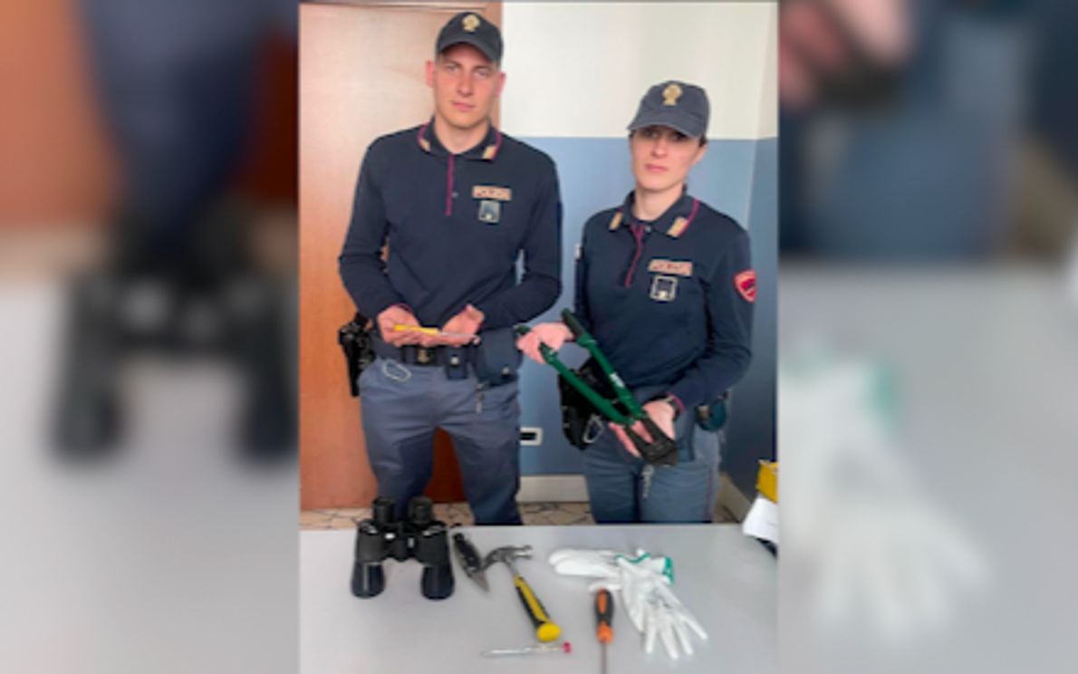 Polizia, sequestro arnesi da scasso