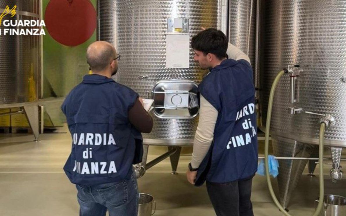 Guardia di Finanza, distilleria abusiva