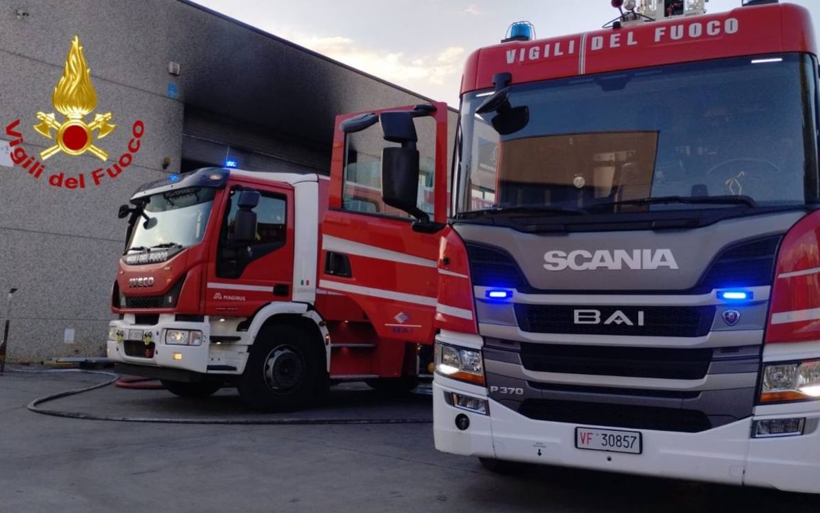 Incendio capannone a Camin (Vigili del Fuoco)