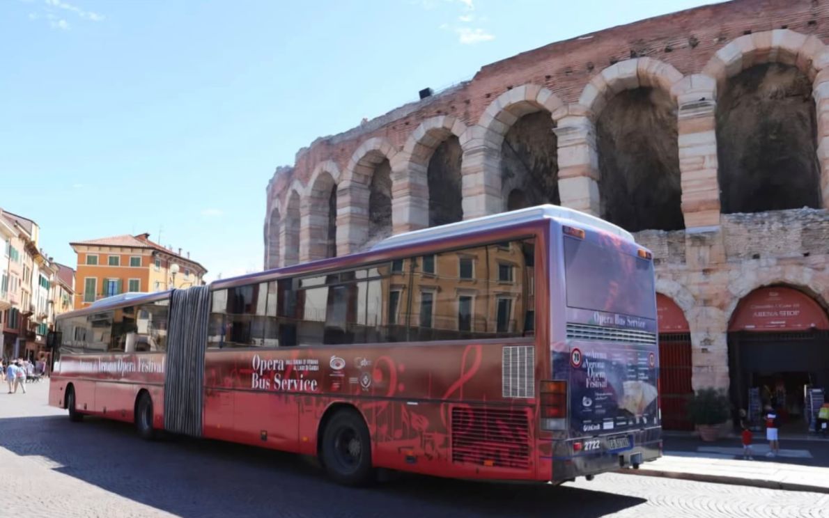 Opera bus