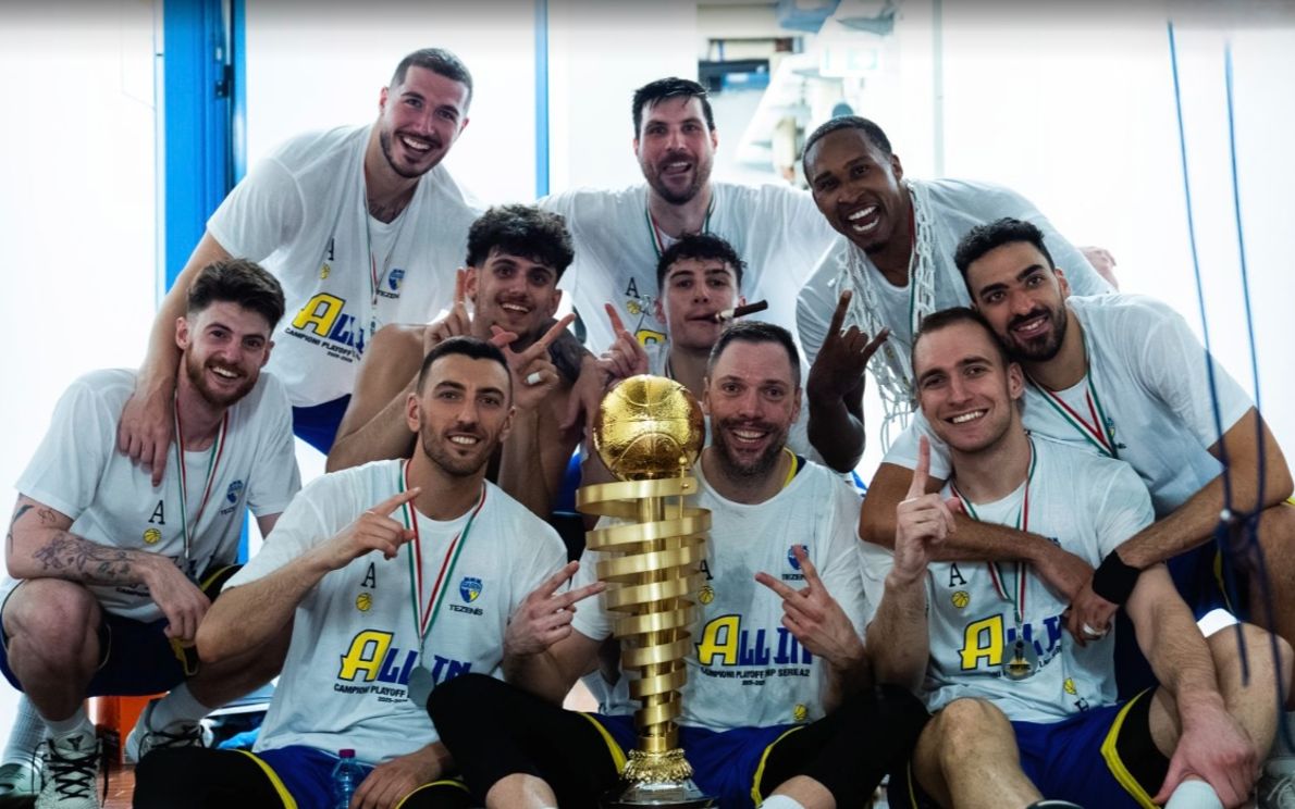 Tezenis con la coppa