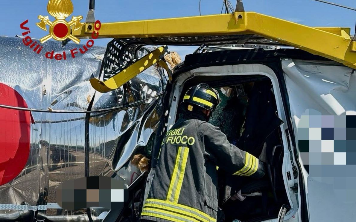 Tamponamento lungo la A4, Vigili del Fuoco