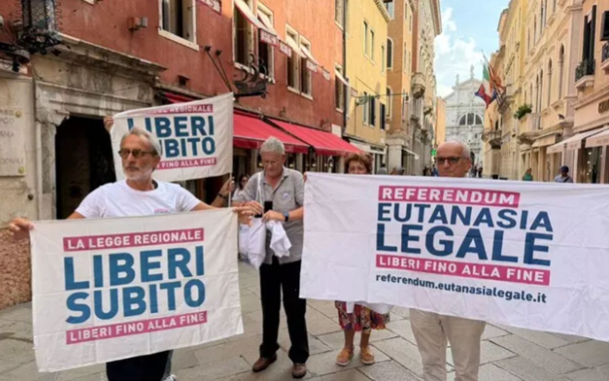 Attivisti Associazione Luca Coscioni a Venezia