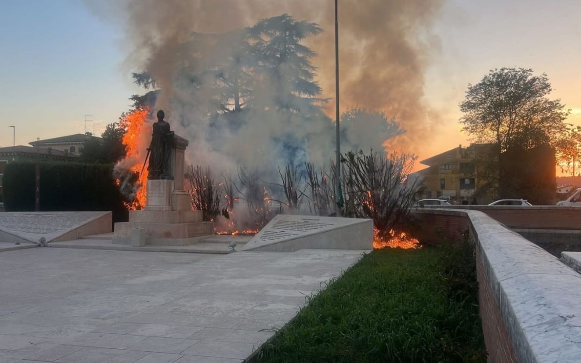 Incendio a Soave