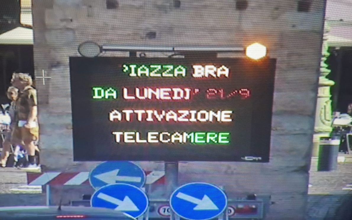 Pannello ai Portoni della Bra
