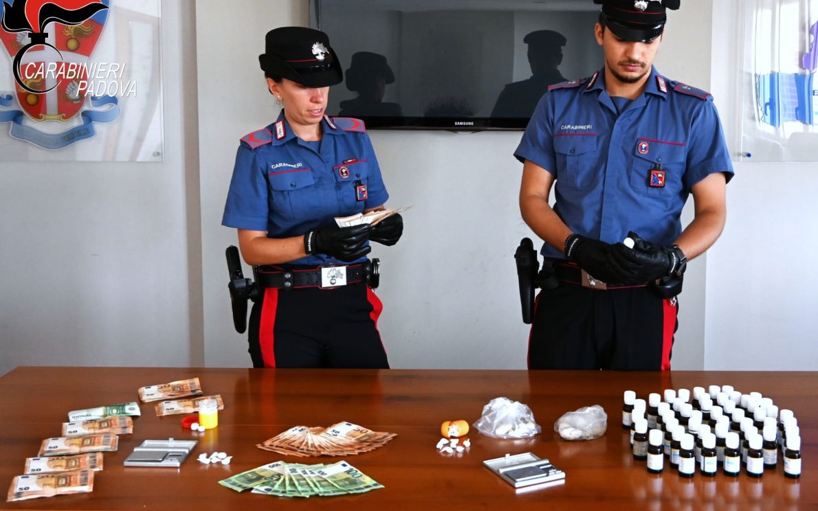 Droga e soldi sequestrati dai Carabinieri