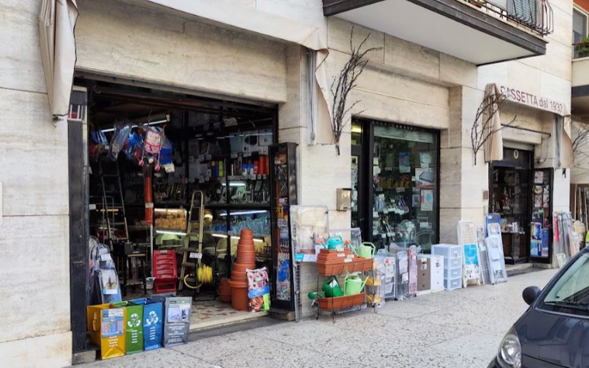 Il negozio di casalinghi Cassetta