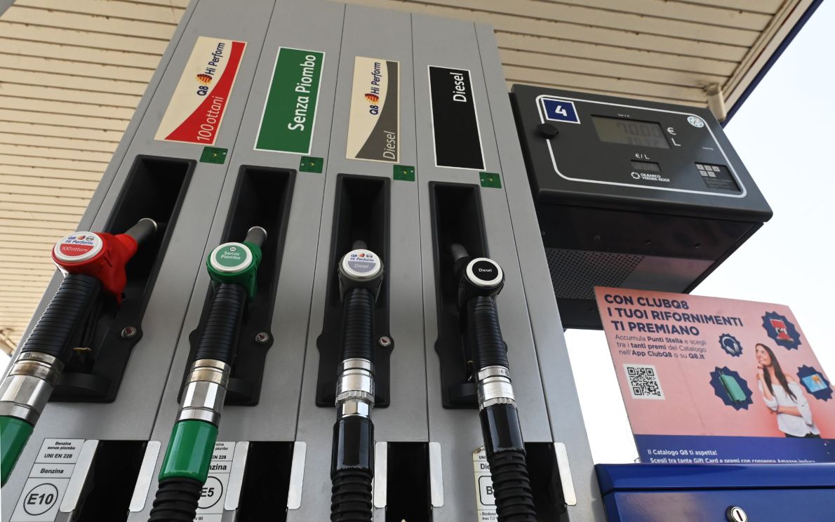 Pompa benzina (Imagoeconomica)