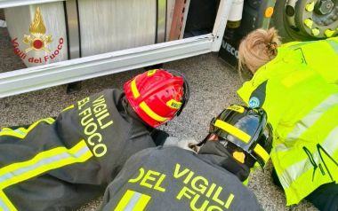 Donna investita da camion, Vigili del Fuoco