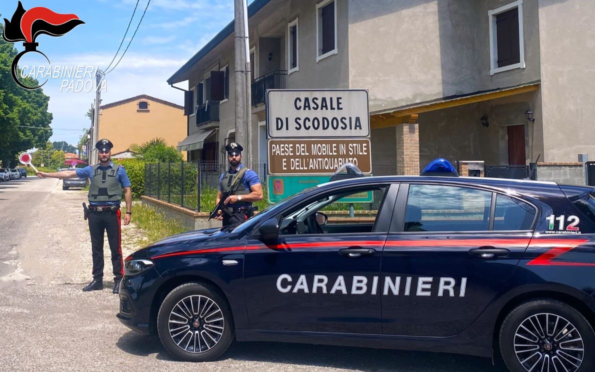 Carabinieri a Casale di Scodosia