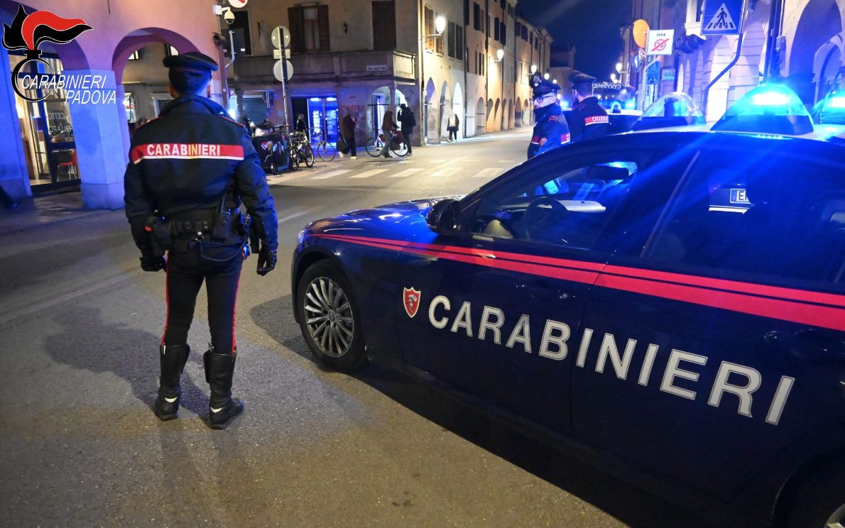 Carabinieri in centro a Padova