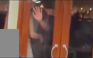 Ragazzi fanno sesso in vaporetto