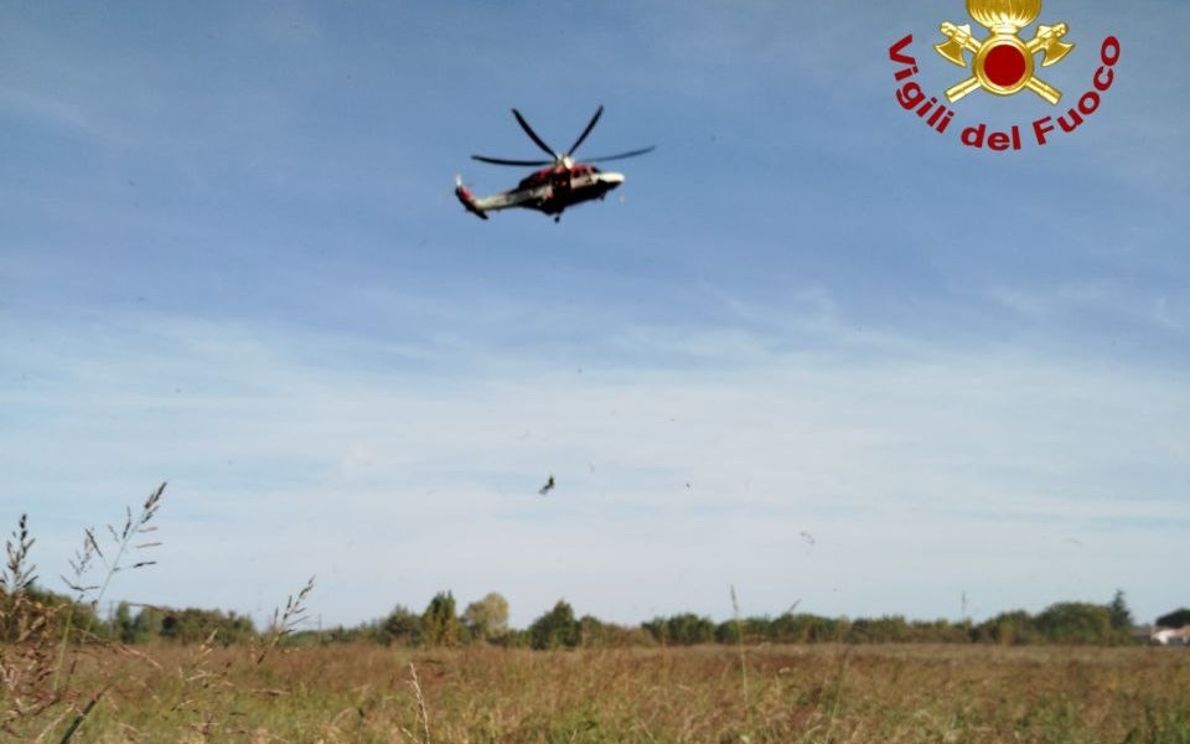Vigili del fuoco salvano un anziano
